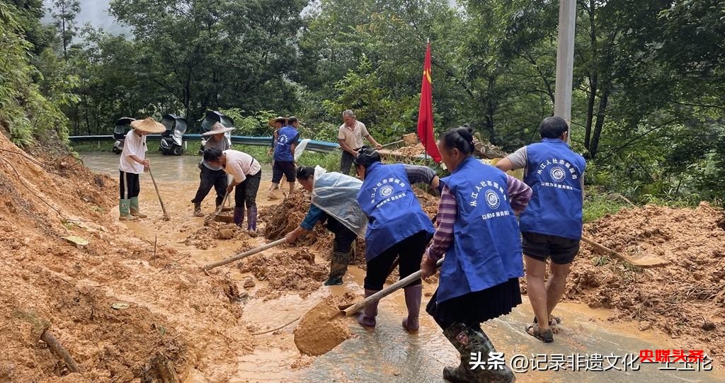 【抢险保畅】从江县下江镇松陇村：党员干部齐上阵守护家园