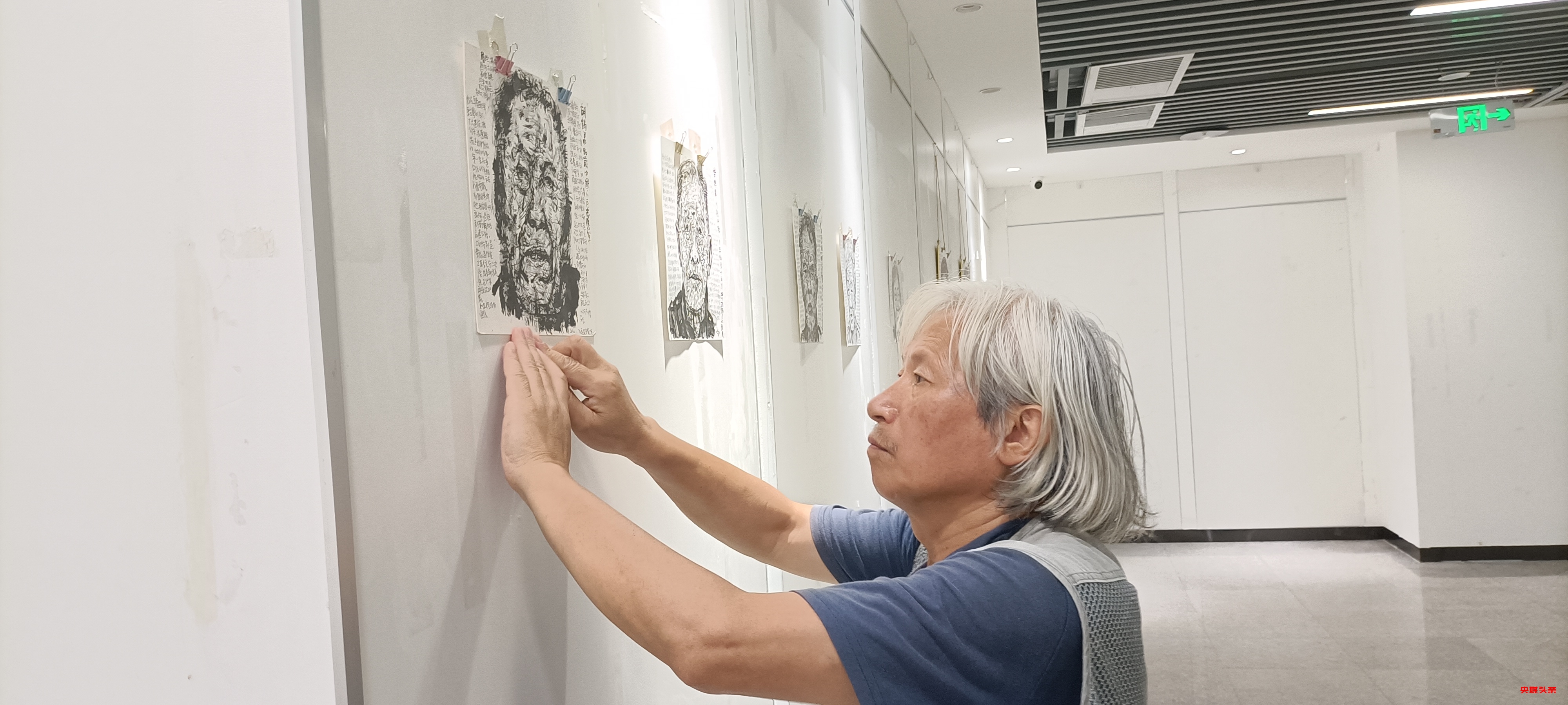 笔墨丹青为媒——贵州省图书馆《铁血丹青书画展》璀璨启幕